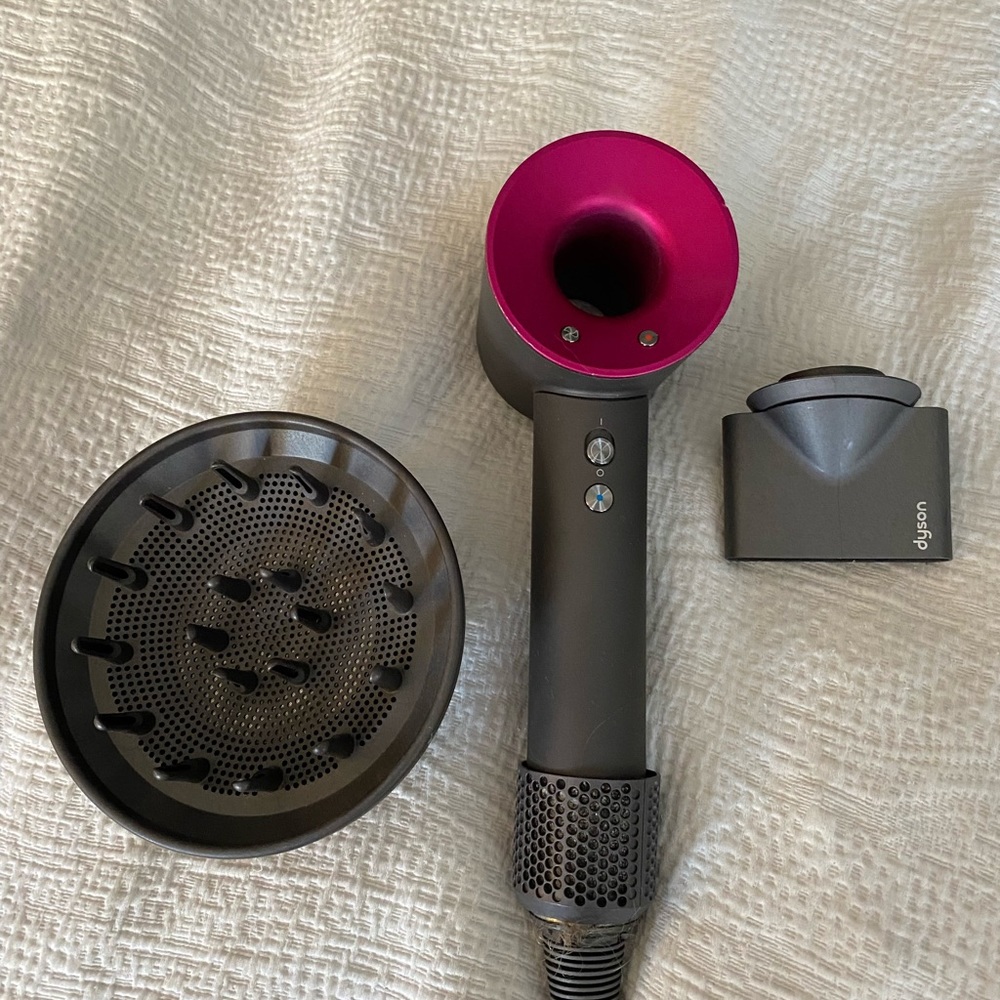 Dyson supersonic hairdryer